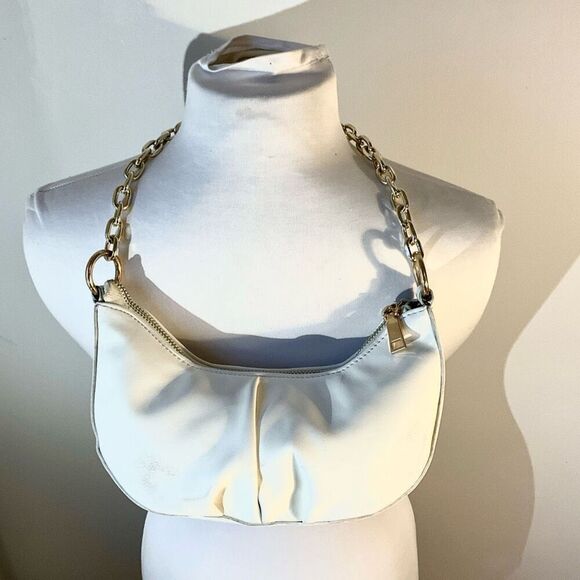 White pleather moonbag baguette with chainstrap - Picture 7 of 12